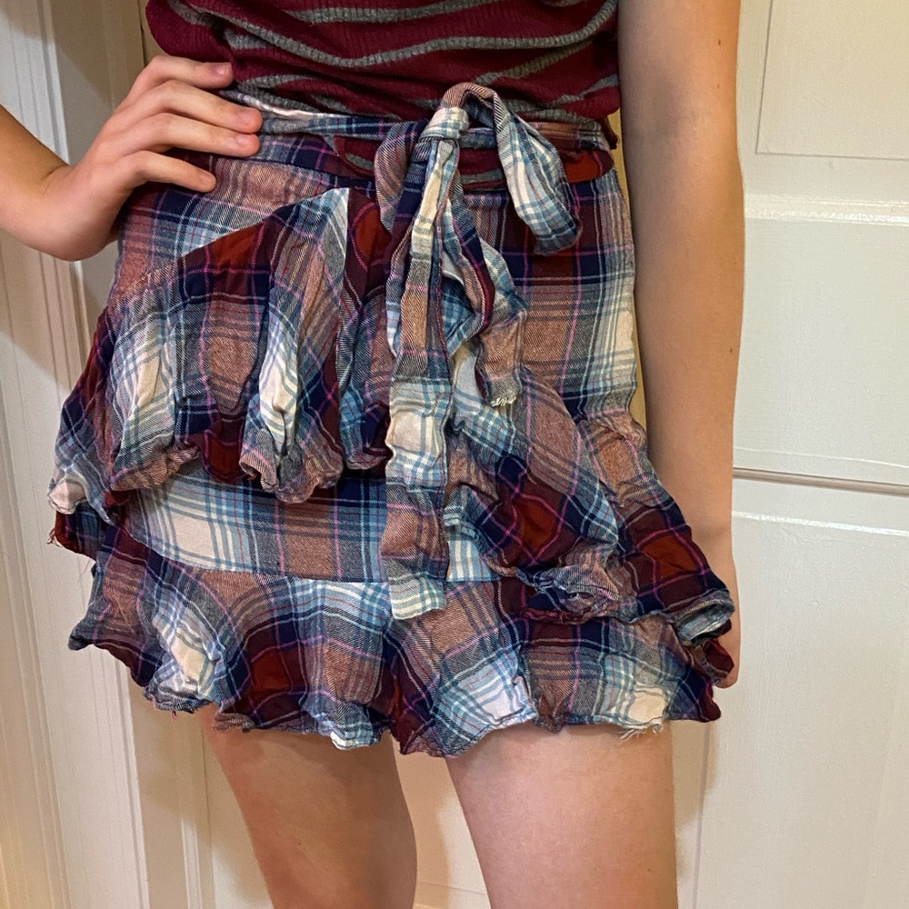 Abound plaid mini of your grunge-filled dreams